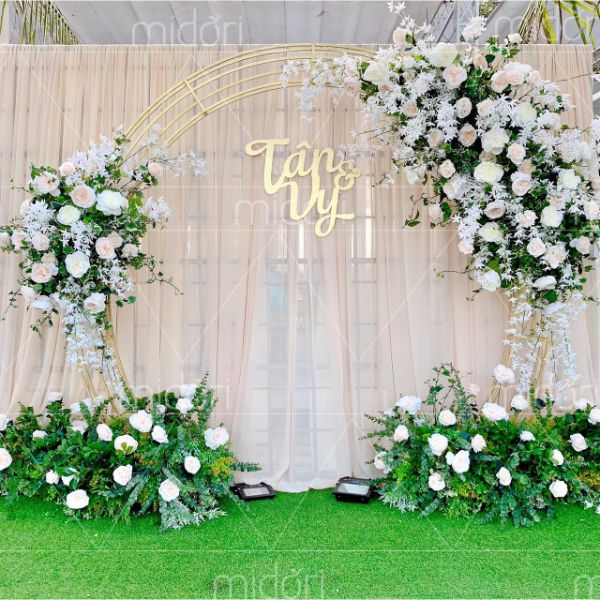 Cổng hoa tròn trắng kem