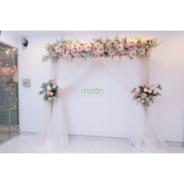 Cổng hoa mẫu đơn màu hồng phấn