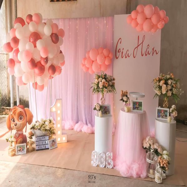 Trang trí sinh nhật bằng bong bóng hồng phấn