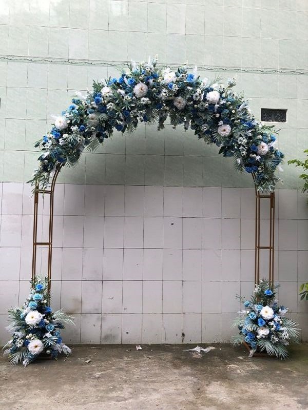 Trang trí cổng hoa tròn tông basic blue