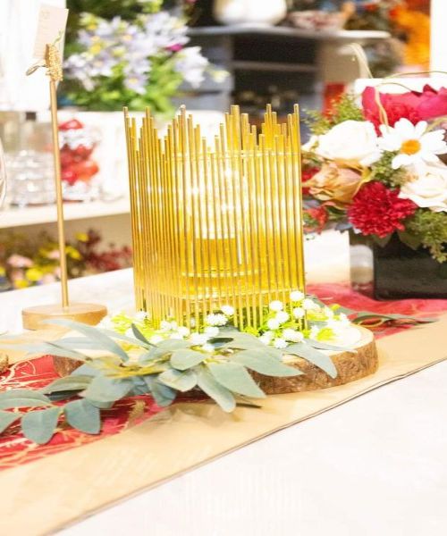 Trang trí tiệc kết hợp đèn led-hoa vải và phụ kiện cao cấp - Ảnh 12