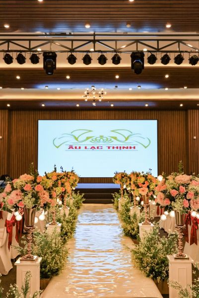 Trang trí không gian tiệc cưới cho Âu Lạc Thịnh Palace