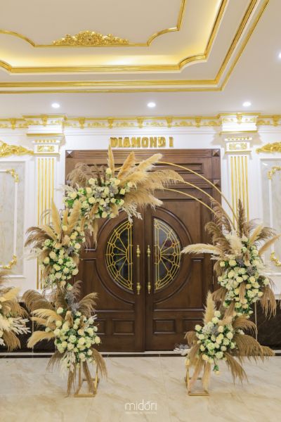Trang trí cổng hoa CB DIAMOND PALACE màu kem nâu - Mẫu 2 - Ảnh 3