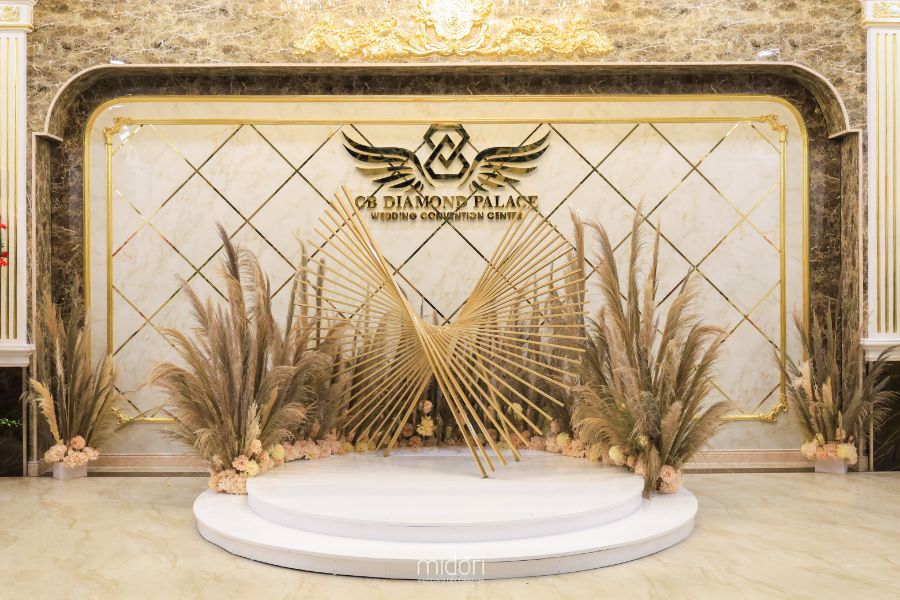 Trang trí không gian tiệc cưới cho CB DIAMOND PALACE tông màu pastel nâu