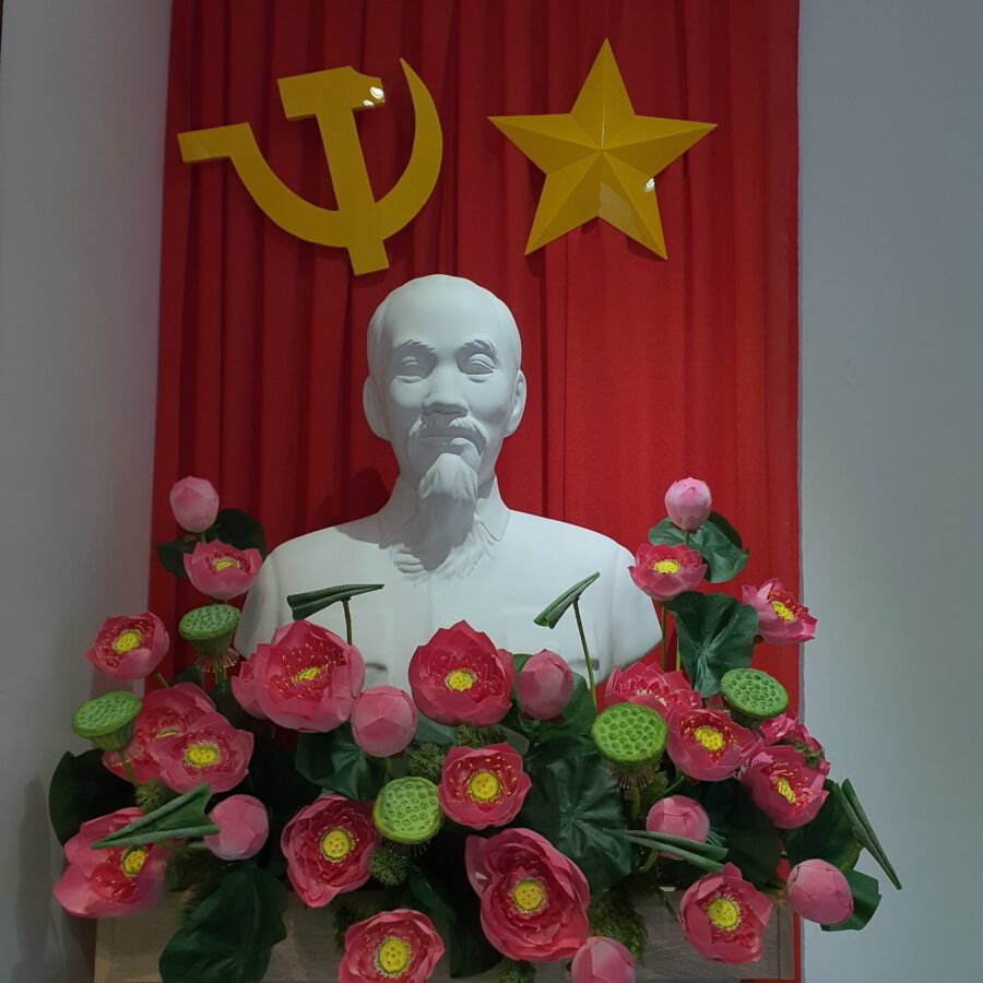 Trang trí Tượng Bác - Mẫu 4