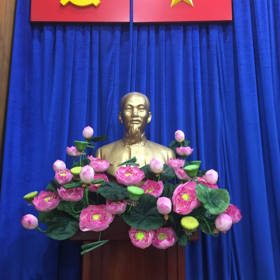 Trang trí tượng bác